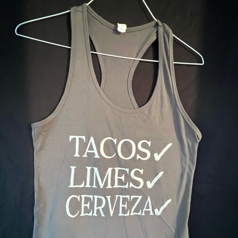 FREE with purchase !! Fun tank top, great condition, no flaws